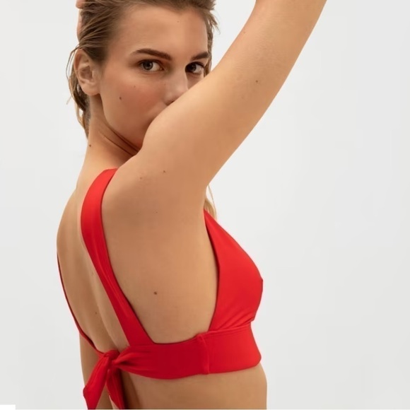 Everlane The Triangle Bikini Top NWT - Picture 5 of 16